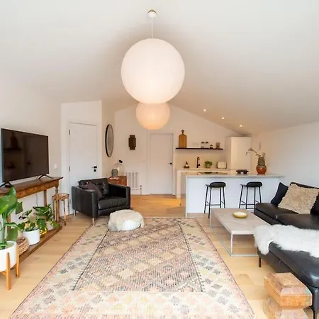 Chorlton Stylish Studio & Roof Terrace Apartments-3